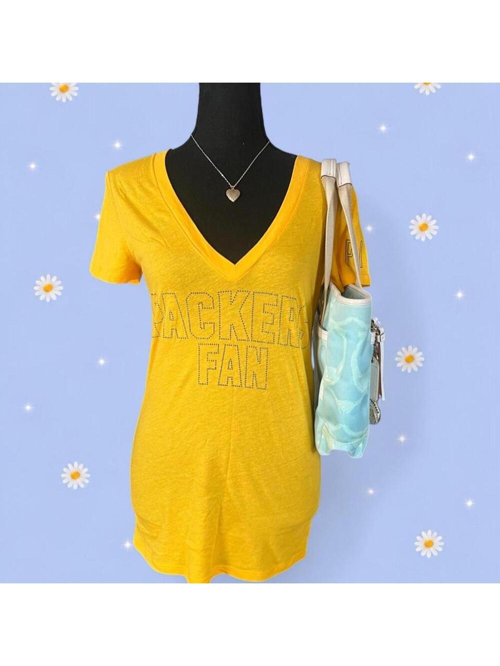Victoria’s Secret PINK NFL Packers Rhinestone Baby Tee Green Bay Size Medium 💛